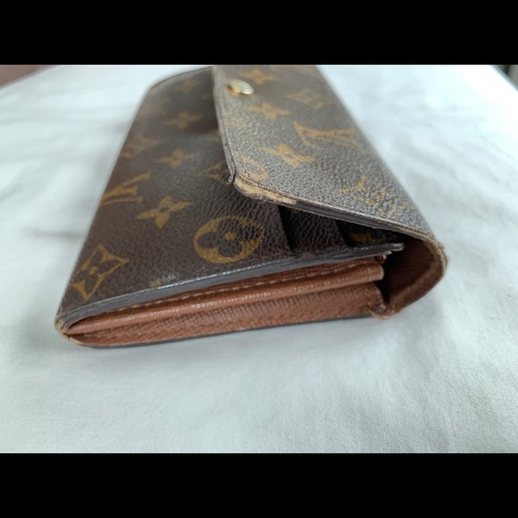 Authentic Louis Vuitton Wallet - Picture 9 of 9